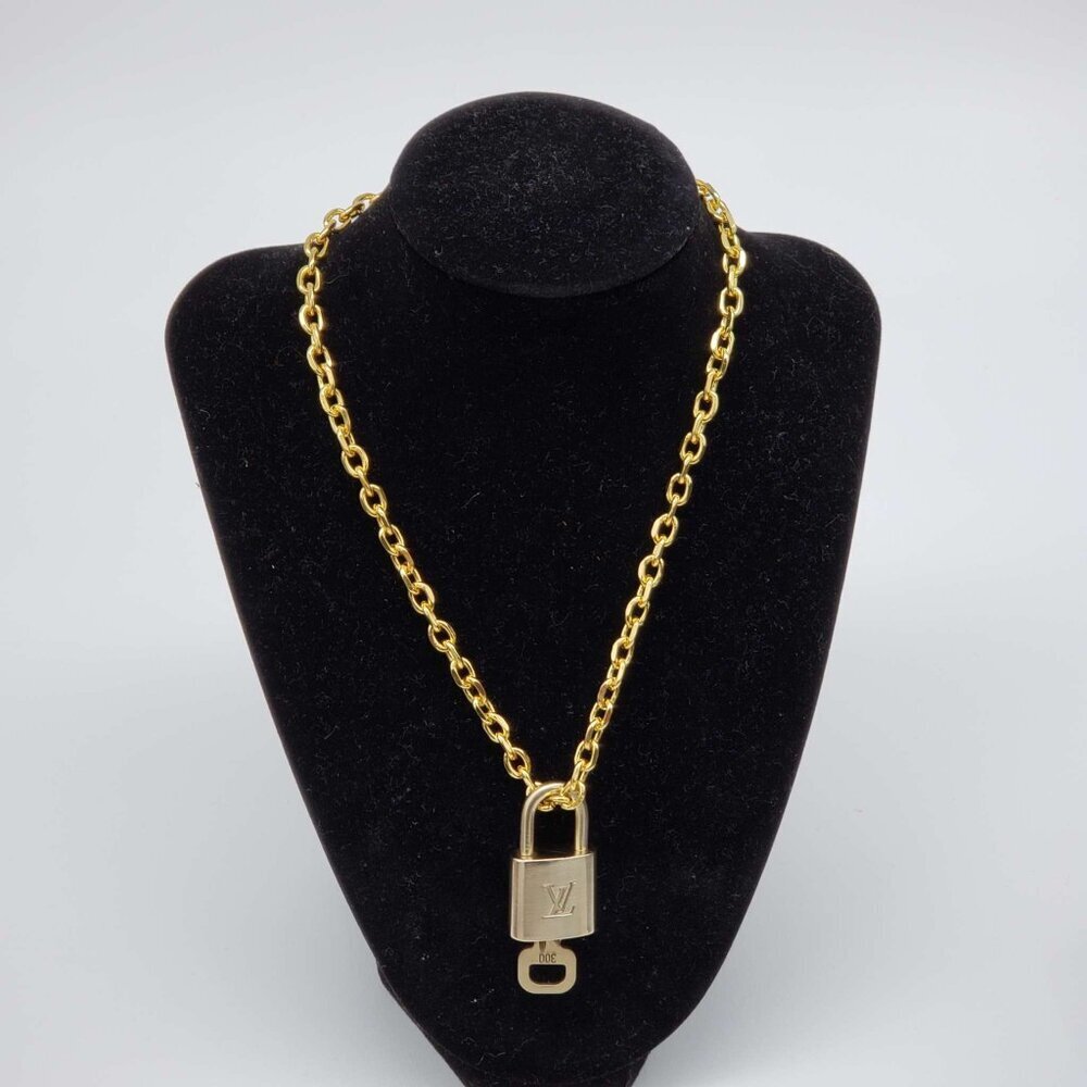 100% Auth Louis Vuitton Lock & Key with Unbranded Gold Plated Chain Necklace